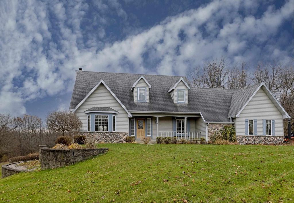 Photo of 1819 W Aberdeen DRIVE, Janesville, WI 53545 (MLS # 2013031)