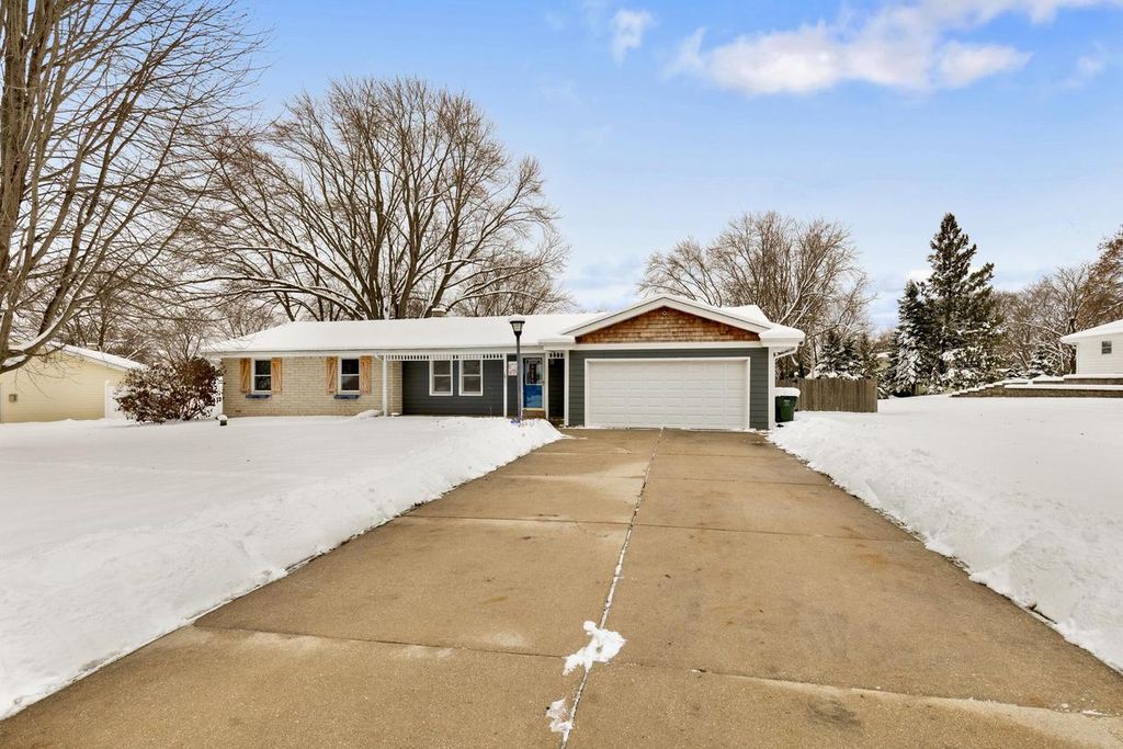 Photo of 18345 W Michaels ROAD, New Berlin, WI 53146 (MLS # 1944638)