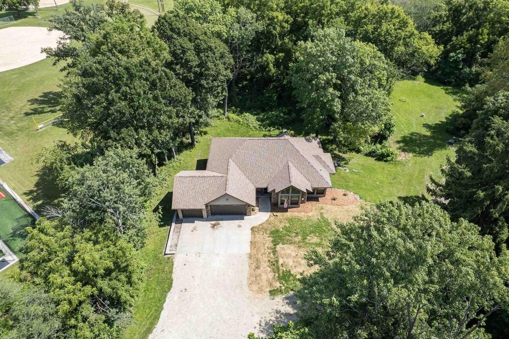 Photo of 1000 Whitetail DRIVE, Fort Atkinson, WI 53538 (MLS # 2019798)