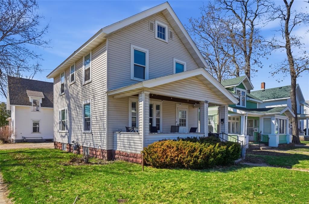 Photo of 702 5th AVENUE, Eau Claire, WI 54703 (MLS # 1600120)