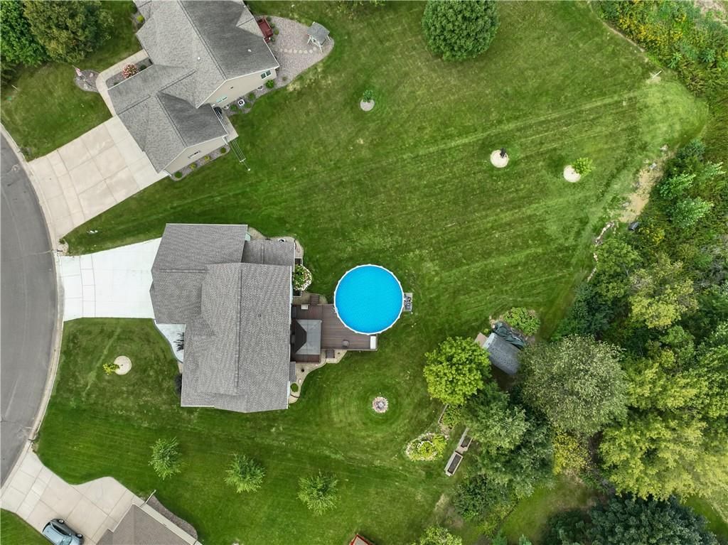 Photo of 925 Bluffview CIRCLE, Chippewa Falls, WI 54729 (MLS # 1598755)