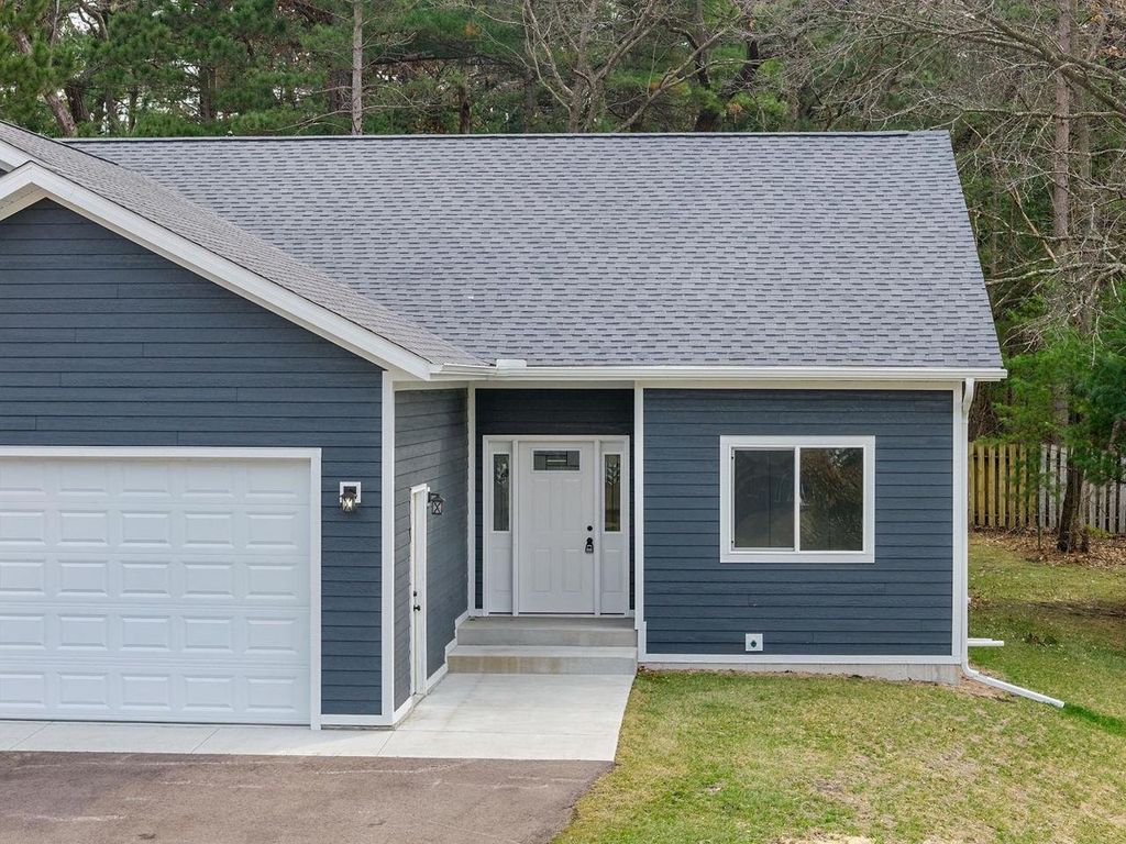 Photo of 1118 Grand Pines CIRCLE, Wisconsin Dells, WI 53965 (MLS # 2019536)