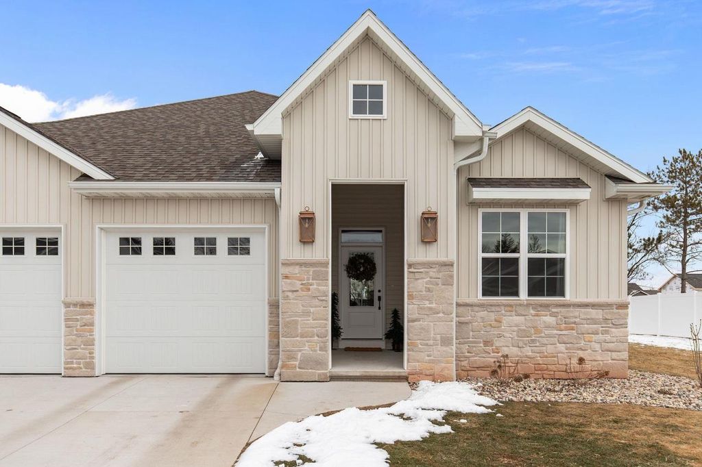 Photo of N9046 Southtowne DRIVE, Menasha, WI 54952 (MLS # 50321680)
