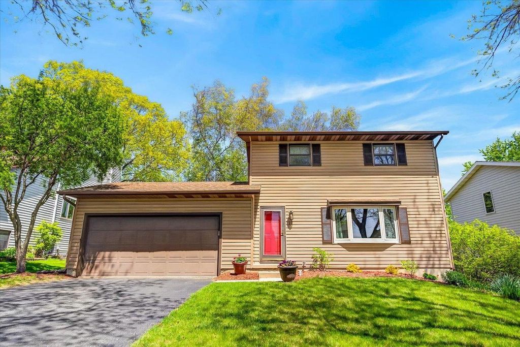 Photo of 10 Flagstaff COURT, Madison, WI 53719 (MLS # 2022922)