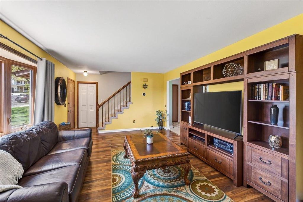 Photo of 10 Flagstaff COURT, Madison, WI 53719 (MLS # 2022922)