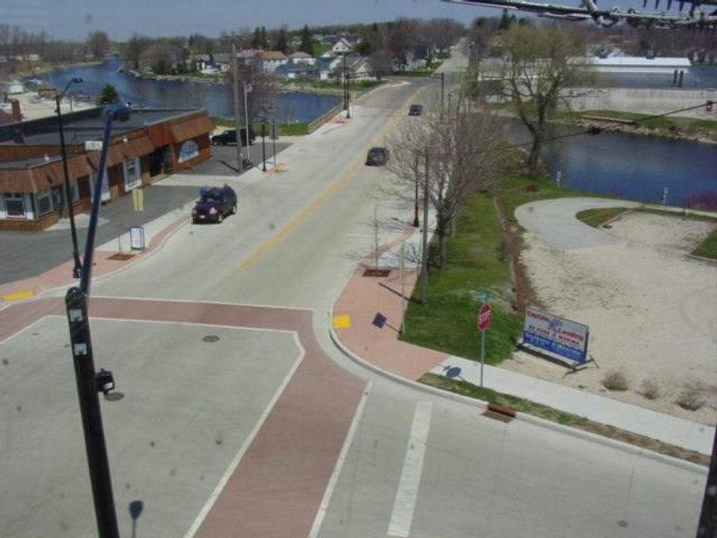 Photo of 300 4th STREET, Algoma, WI 54201 (MLS # 50320439)