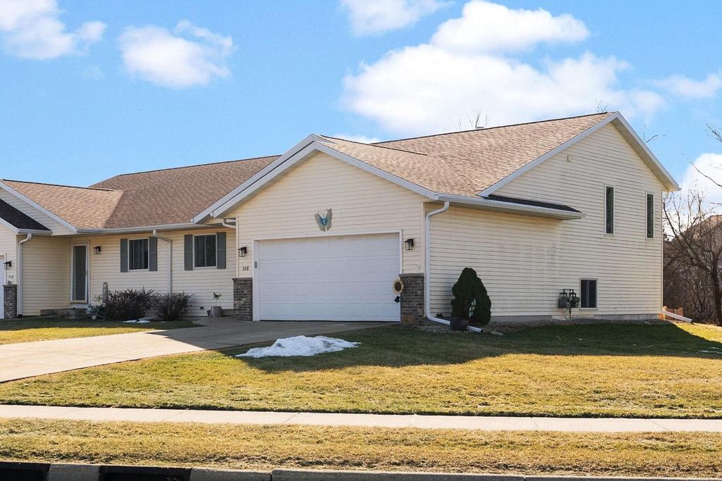 Photo of 308 Concord DRIVE, Oregon, WI 53575 (MLS # 2016663)