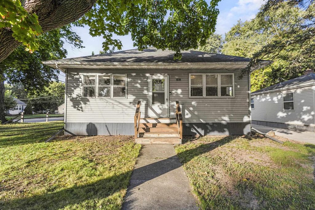Photo of 1401 McCormick STREET, Green Bay, WI 54301 (MLS # 50315897)