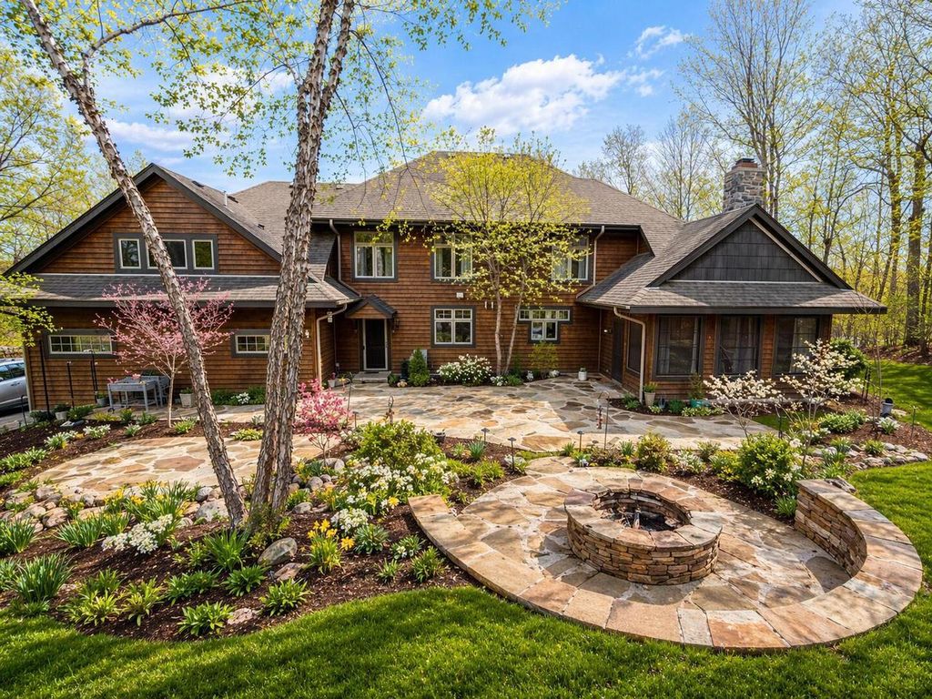 Photo of N51W28373 N Maes Walke NORTH N, Pewaukee, WI 53072 (MLS # 1957421)