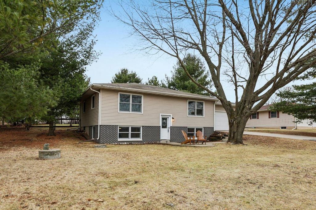 Photo of 1686 Sand Hill ROAD, Oregon, WI 53575 (MLS # 2018139)