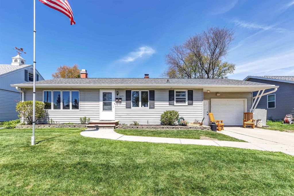Photo of 1651 Debra LANE, Green Bay, WI 54302 (MLS # 50325573)