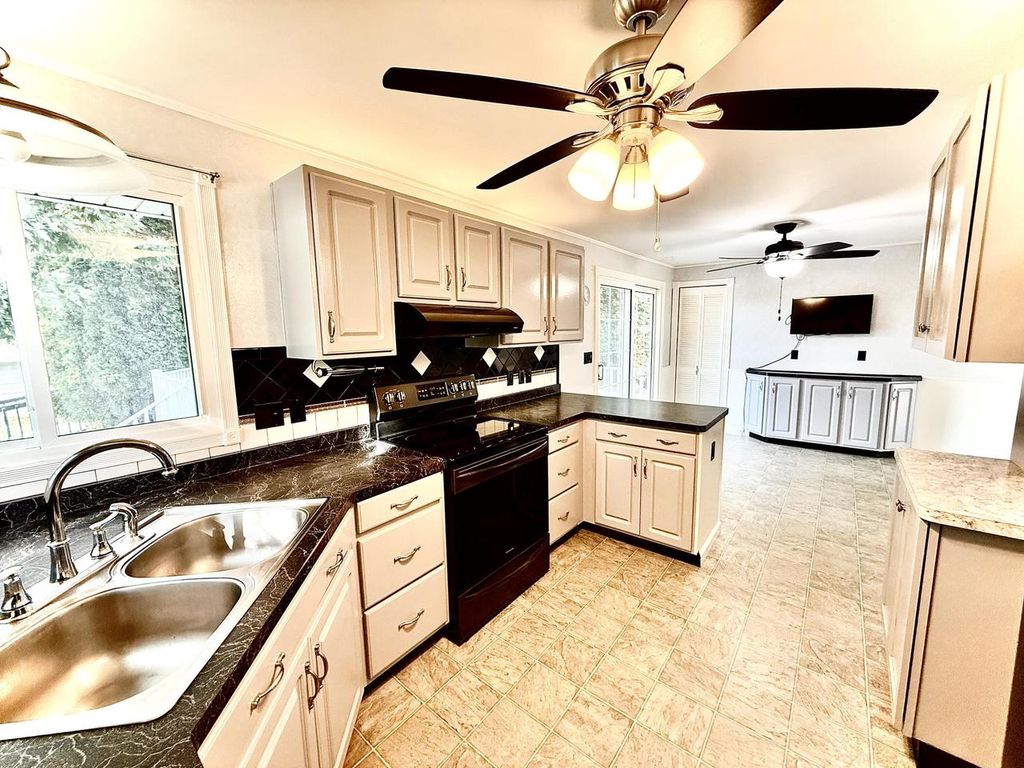 Photo of 2471 E Mark DRIVE, Sheboygan, WI 53083 (MLS # 1938353)