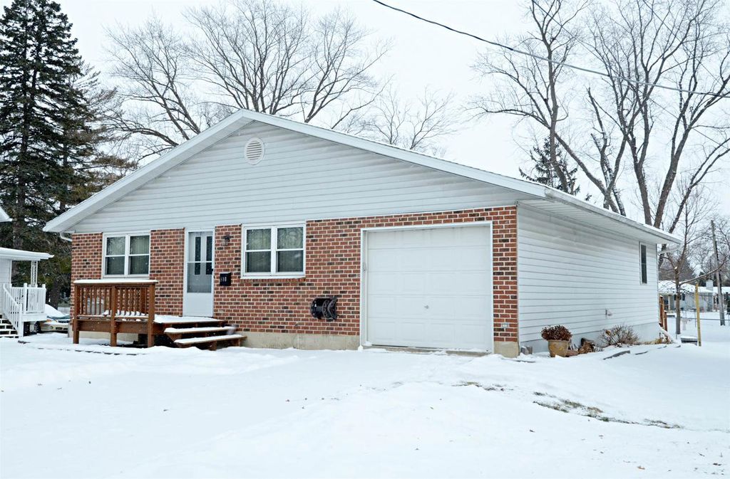 Photo of 810 N High STREET, Fort Atkinson, WI 53538 (MLS # 2014240)