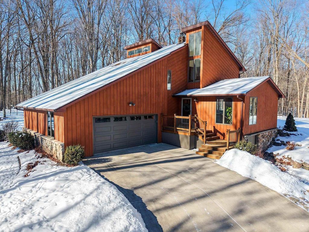Photo of 4331 Pittco ROAD, Green Bay, WI 54313 (MLS # 50321631)