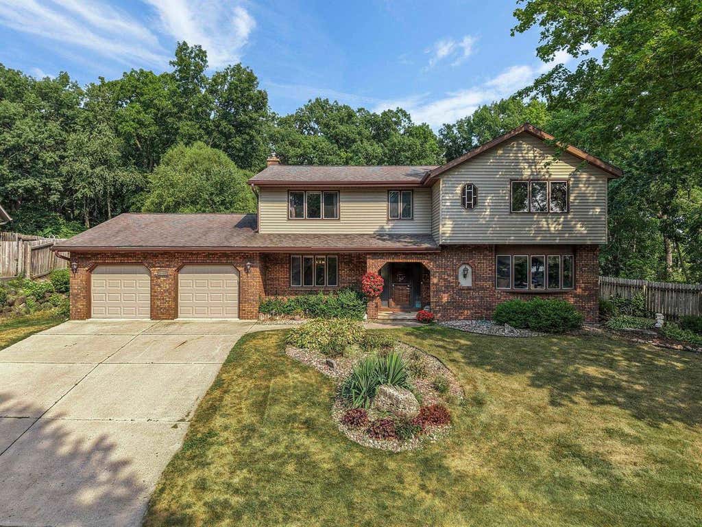 Photo of 6211 Indian Mound DRIVE, Mcfarland, WI 53558 (MLS # 2028851)
