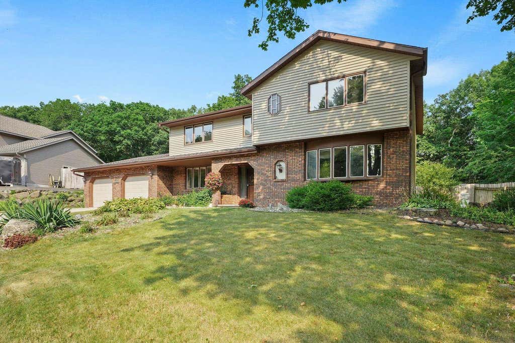 Photo of 6211 Indian Mound DRIVE, Mcfarland, WI 53558 (MLS # 2028851)