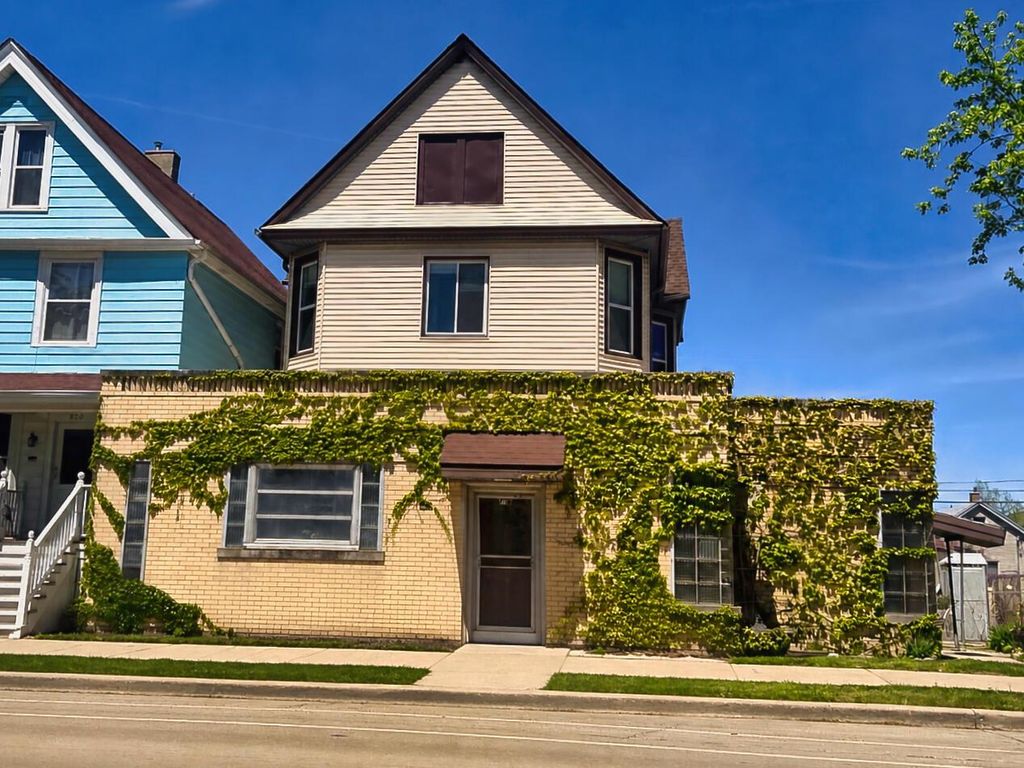 Photo of 818 Milwaukee AVENUE, South Milwaukee, WI 53172 (MLS # 1962572)