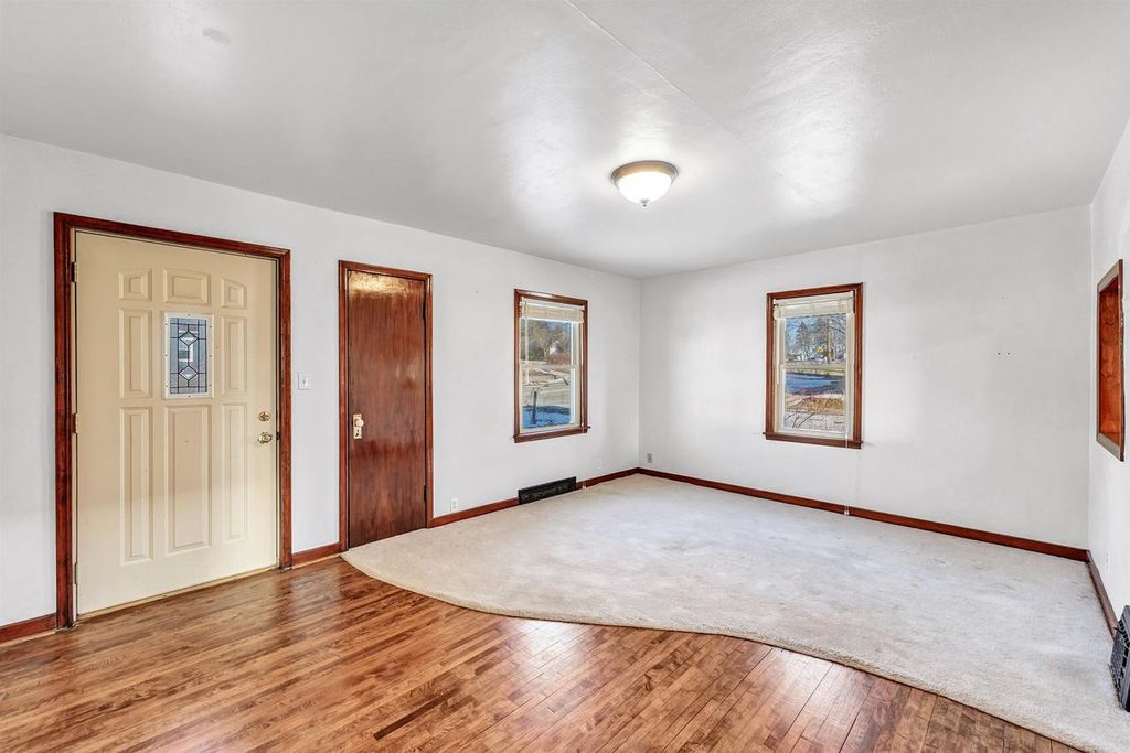 Photo of 94 E North Water STREET, Algoma, WI 54201 (MLS # 50320050)