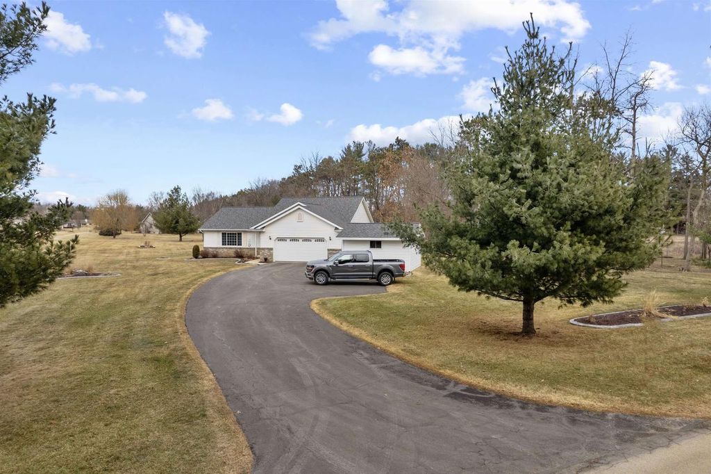 Photo of W966 North DRIVE, Brodhead, WI 53520 (MLS # 2017203)