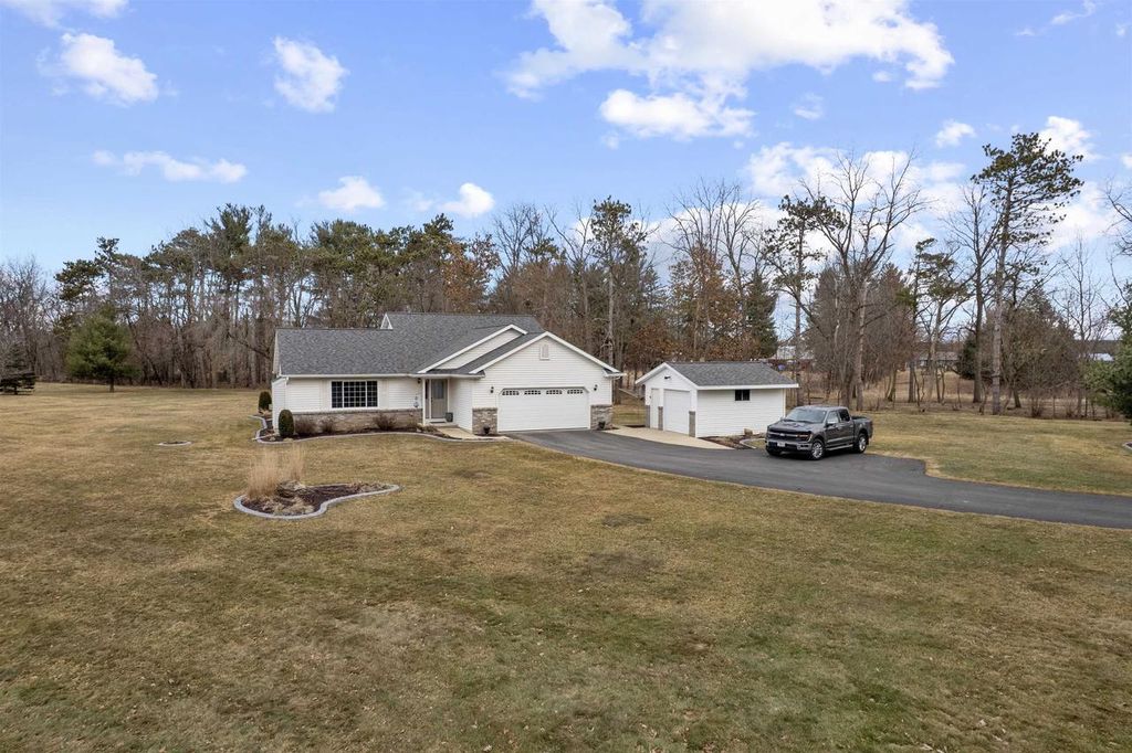 Photo of W966 North DRIVE, Brodhead, WI 53520 (MLS # 2017203)