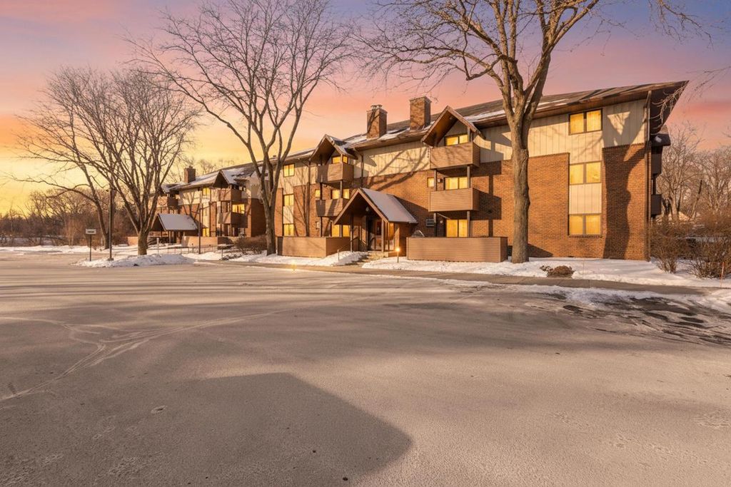 Photo of 10 MAPLE WOOD LANE #3, Madison, WI 53704 (MLS # 2015370)