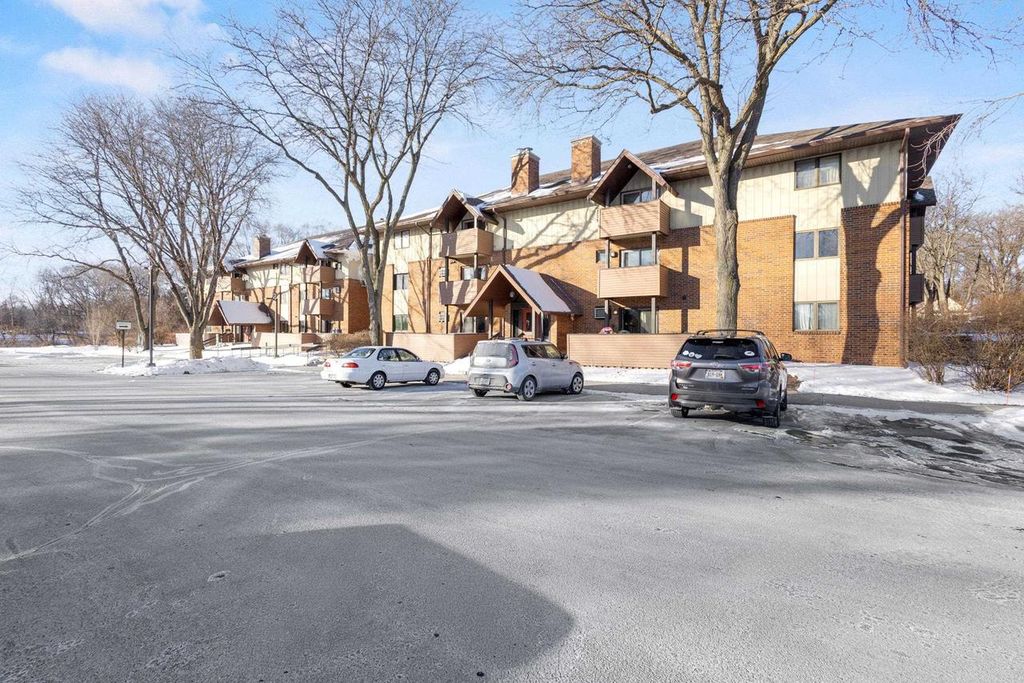 Photo of 10 MAPLE WOOD LANE #3, Madison, WI 53704 (MLS # 2015370)