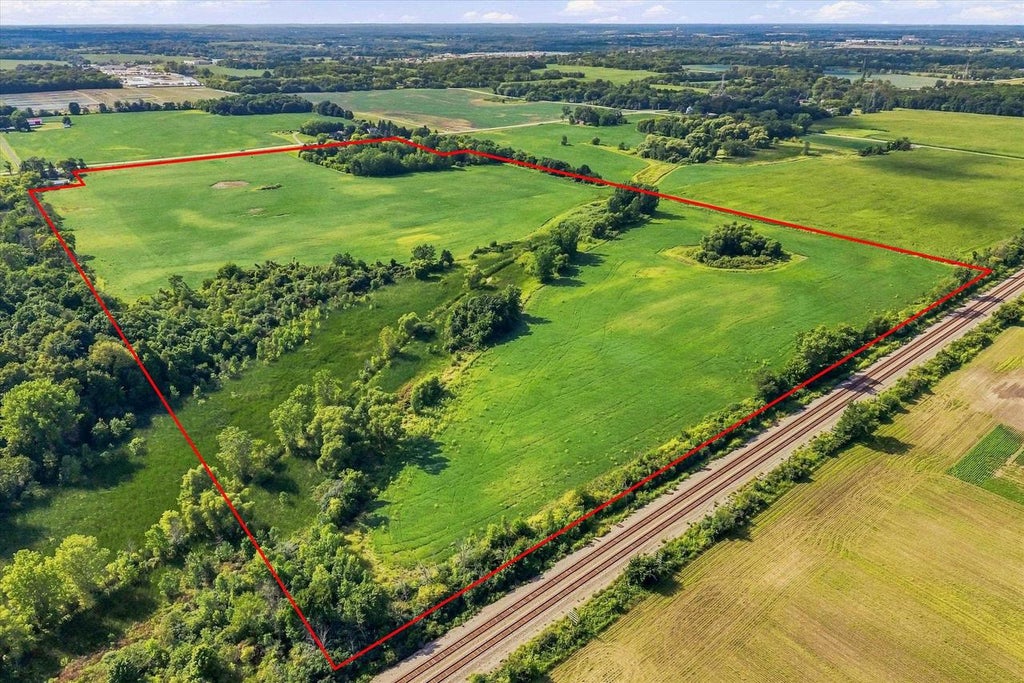 Photo of 7207 County Highway V, Caledonia, WI 53108 (MLS # 2033088)