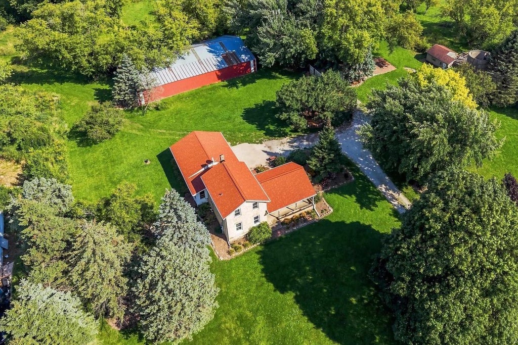 Photo of 7207 County Highway V, Caledonia, WI 53108 (MLS # 2033088)