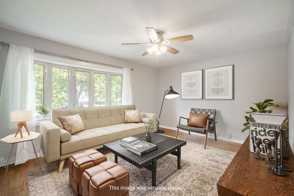 Photo of 5564 N Mohawk AVENUE, Glendale, WI 53217 (MLS # 1934449)