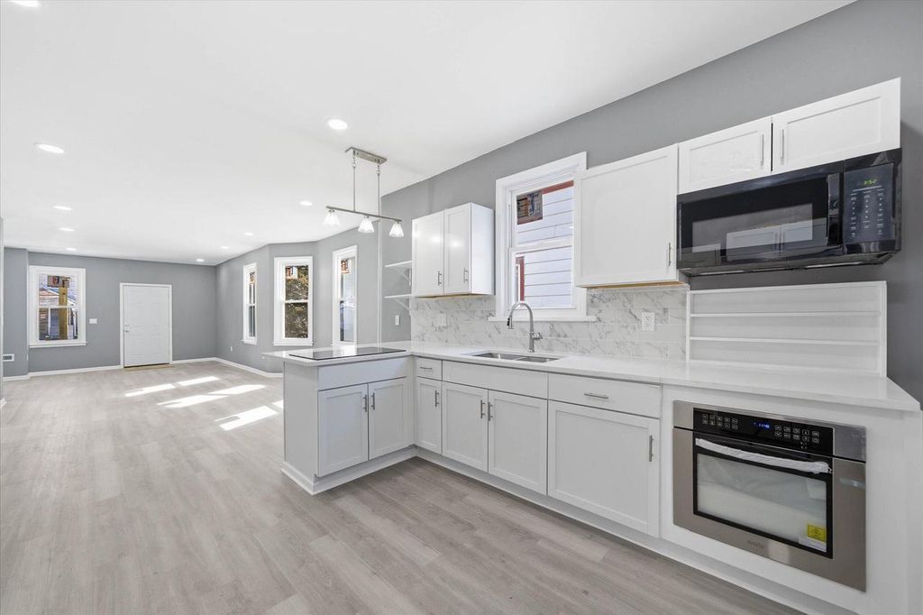 Photo of 3341 N Richards STREET, Milwaukee, WI 53212 (MLS # 1954318)