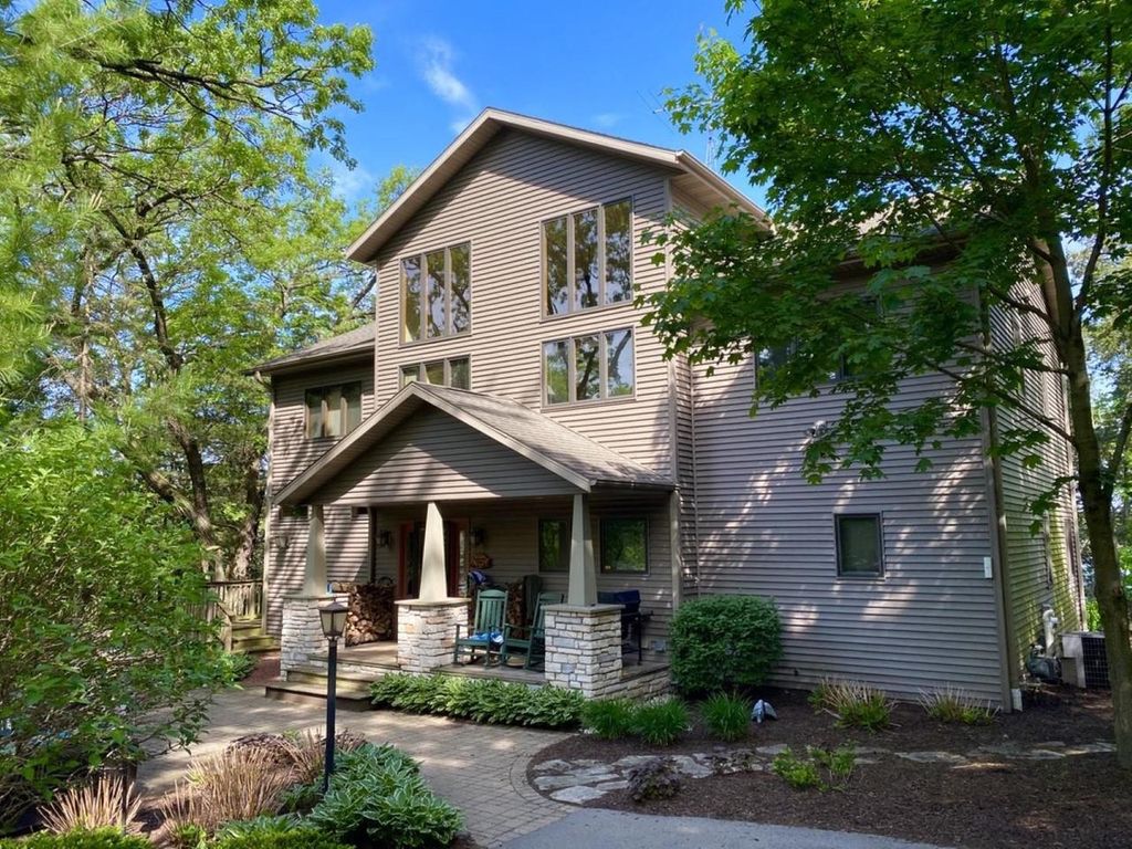 Photo of W4996 Robinson DRIVE, Elkhorn, WI 53121 (MLS # 2018054)