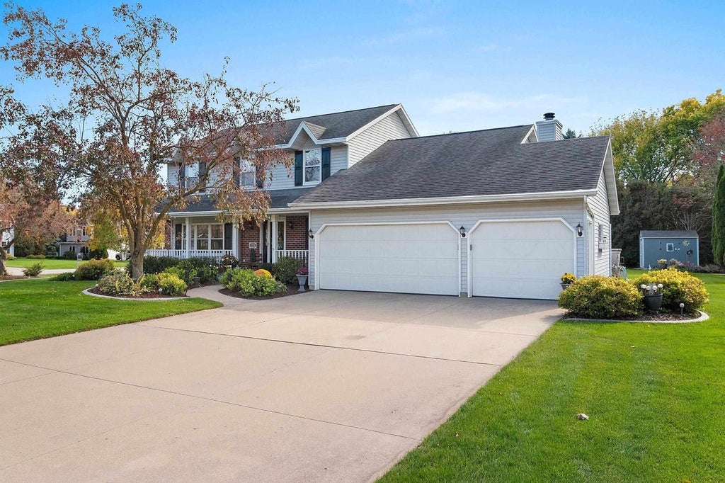 Photo of 223 Mandella COURT, Neenah, WI 54956 (MLS # 50334072)