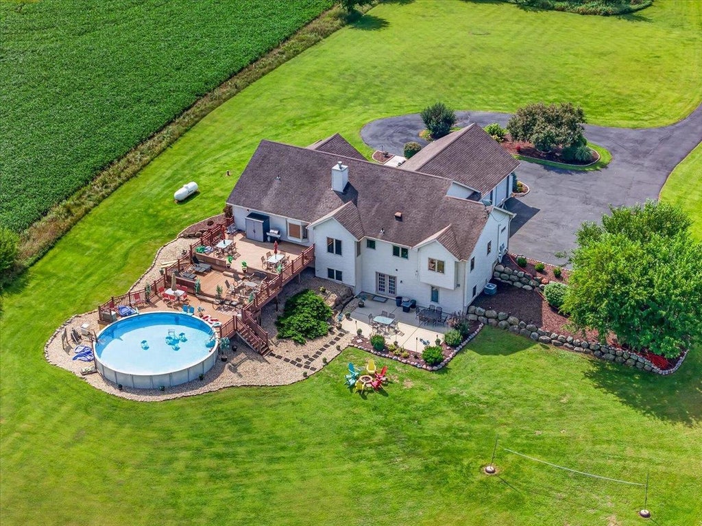 Photo of 4314 Old Stage ROAD, Brooklyn, WI 53521 (MLS # 2027927)