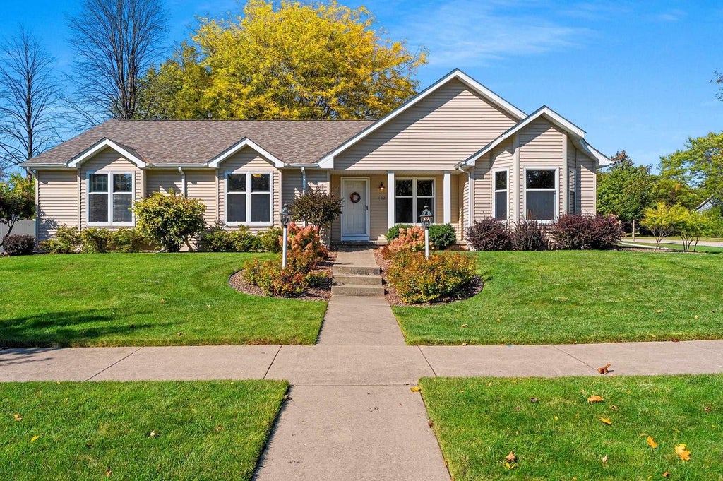 Photo of 102 Acreview DRIVE, De Pere, WI 54115 (MLS # 50334027)