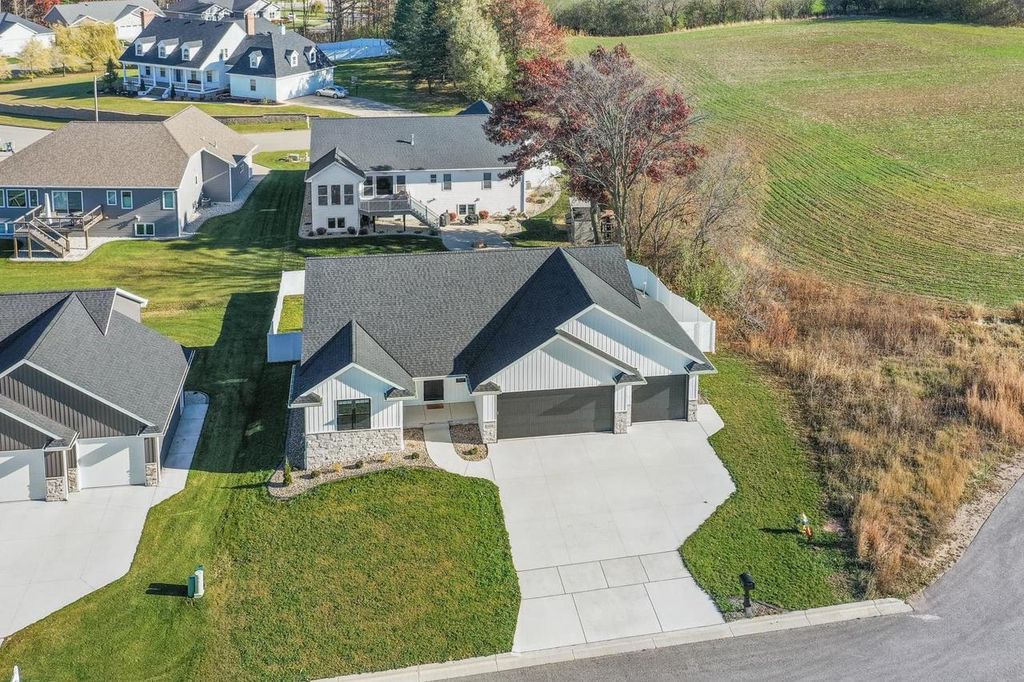 Photo of 1104 Bay Mist DRIVE, Green Bay, WI 54311 (MLS # 50318167)