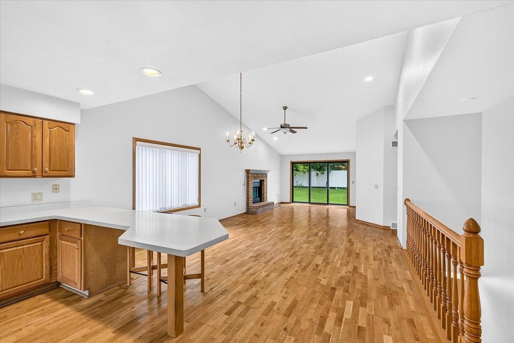 Photo of 6 Village Homes DRIVE, Waunakee, WI 53597 (MLS # 2031056)