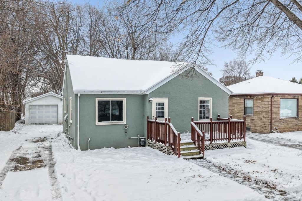 Photo of 1536 Smith STREET, Green Bay, WI 54302 (MLS # 50318864)