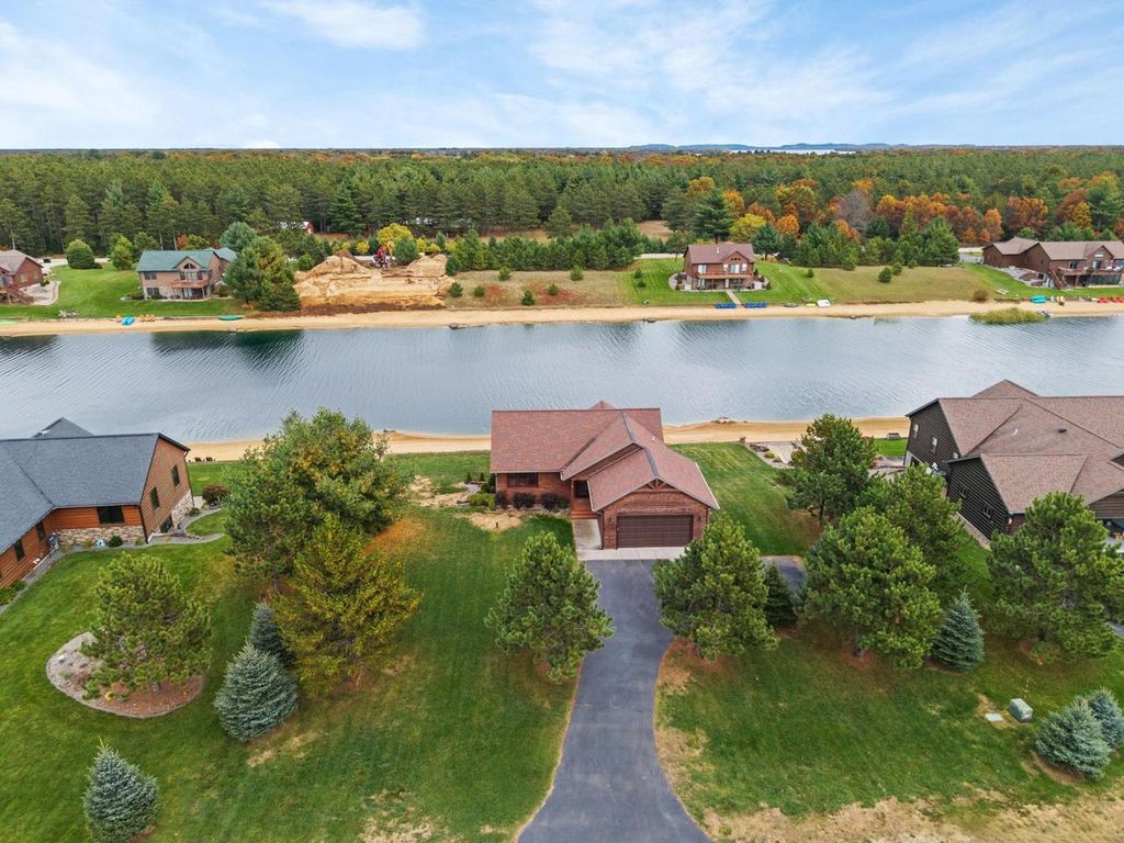 Photo of N7634 N Stone Gate DRIVE, New Lisbon, WI 53950 (MLS # 2011359)