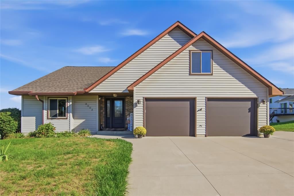 Photo of 4002 Oak Knoll DRIVE, Eau Claire, WI 54701 (MLS # 1604569)