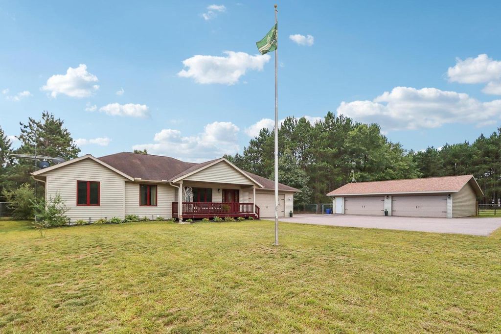 Photo of 911 Gillette LANE, Wisconsin Dells, WI 53965 (MLS # 2014864)