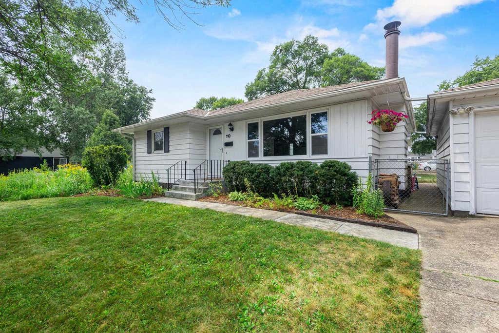 Photo of 110 Buckingham LANE, Madison, WI 53714 (MLS # 2028814)