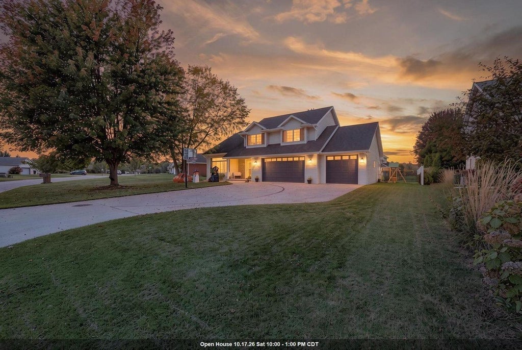 Photo of 1915 Pink Dogwood WAY, Green Bay, WI 54313 (MLS # 50334214)