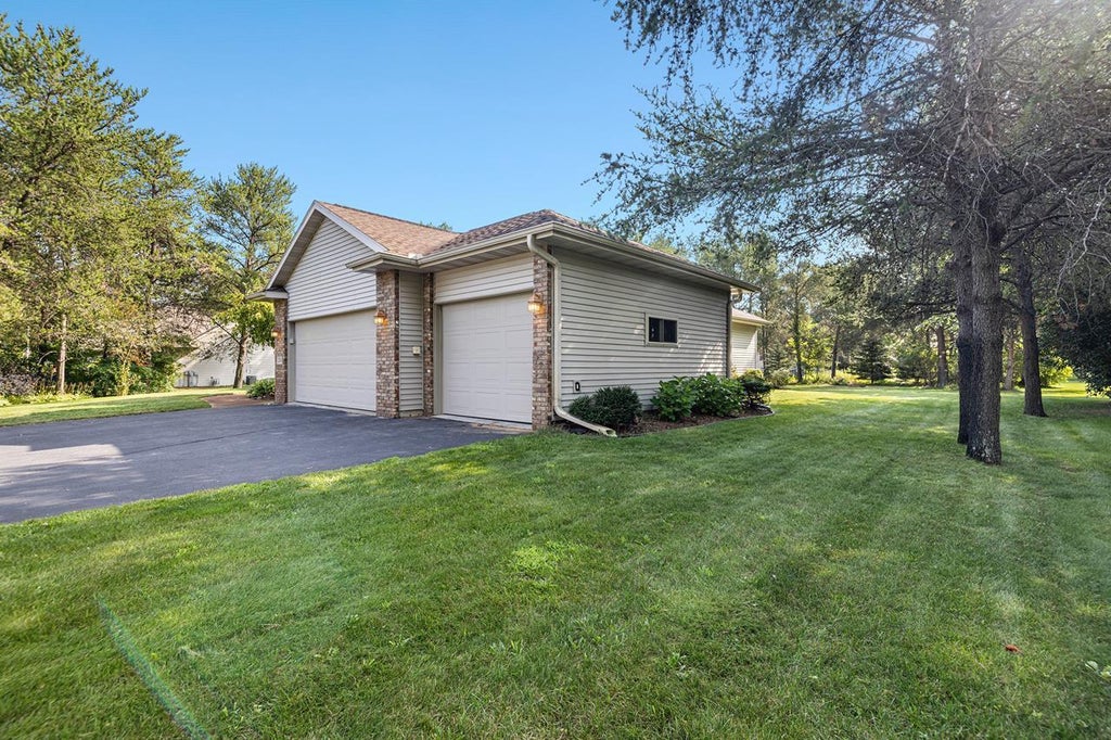Photo of 2242 Meadow DRIVE, Kronenwetter, WI 54455 (MLS # 22604099)