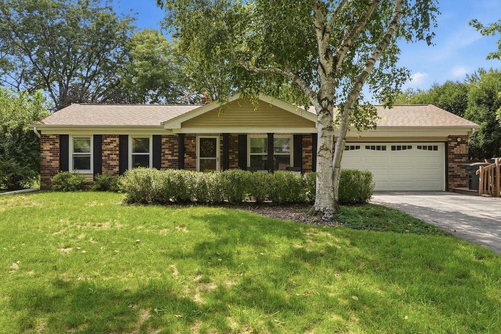Photo of 107 Shepard COURT, Mukwonago, WI 53149 (MLS # 1977139)