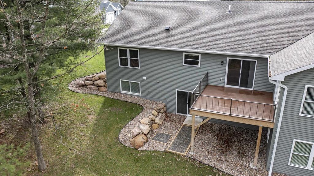 Photo of 564 Hart COURT, Waupaca, WI 54981 (MLS # 50324371)