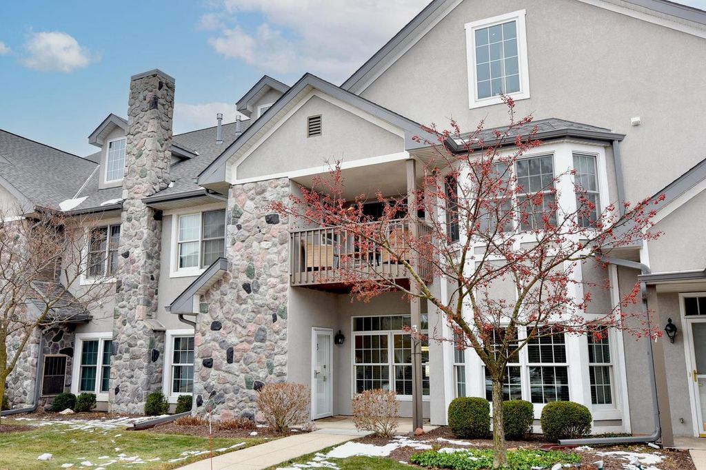 Photo of N30W23021 Pineview CIRCLE #3, Pewaukee, WI 53072 (MLS # 1945773)