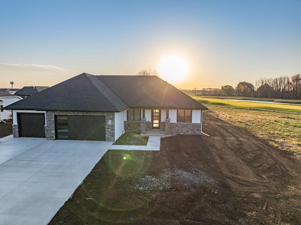 Photo of 713 Royal St Pats DRIVE, Wrightstown, WI 54180 (MLS # 50317588)