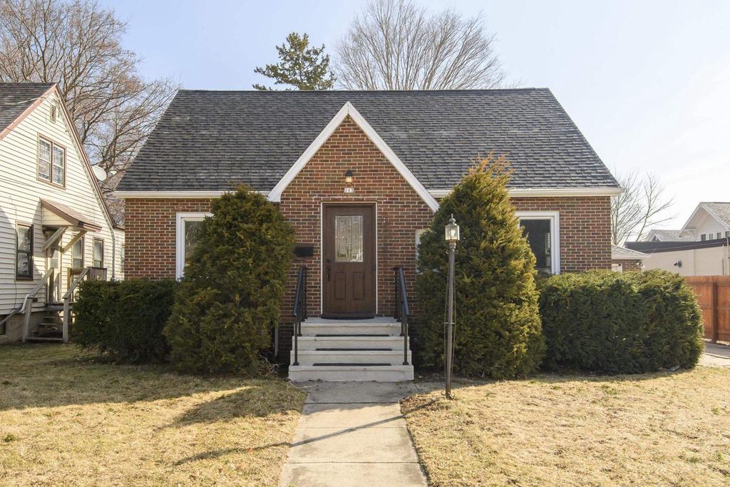 Photo of 113 Union STREET, Sun Prairie, WI 53590 (MLS # 2017823)