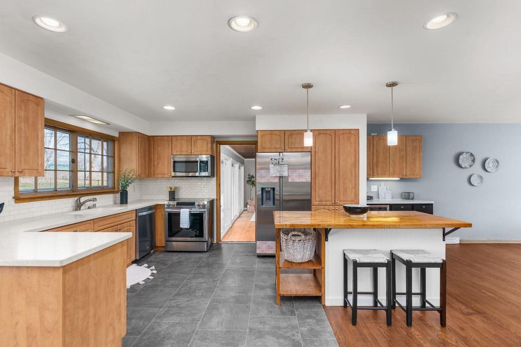 Photo of 2914 Grandview BOULEVARD, Madison, WI 53713 (MLS # 2020168)