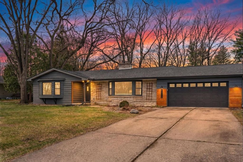 Photo of 2914 Grandview BOULEVARD, Madison, WI 53713 (MLS # 2020168)